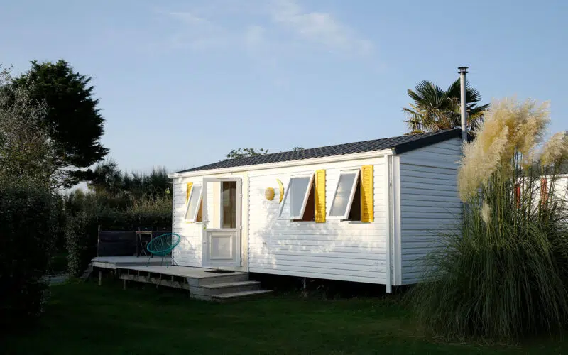 mobilhome-renove-rouge-jaune