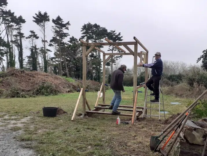 Démarrage des toilettes sèches avec Paul et Patrick