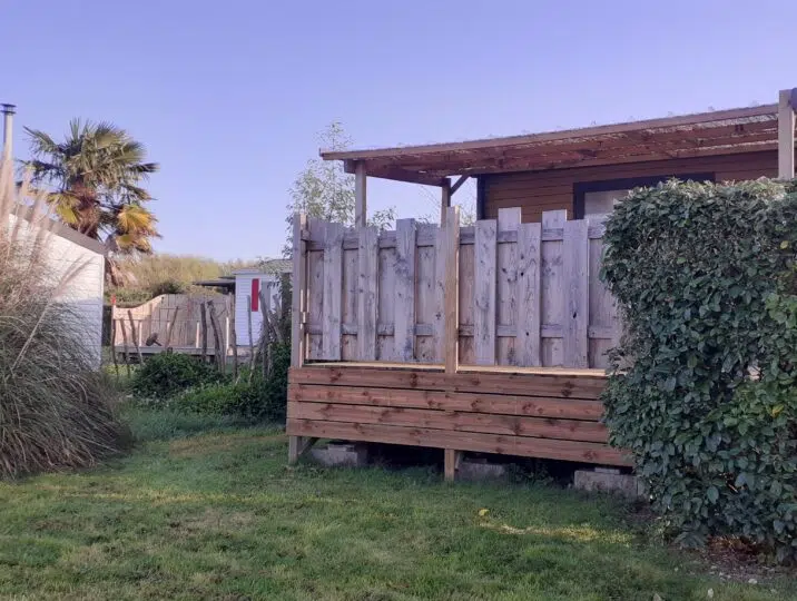 DESSOUS DE TERRASSE masqué